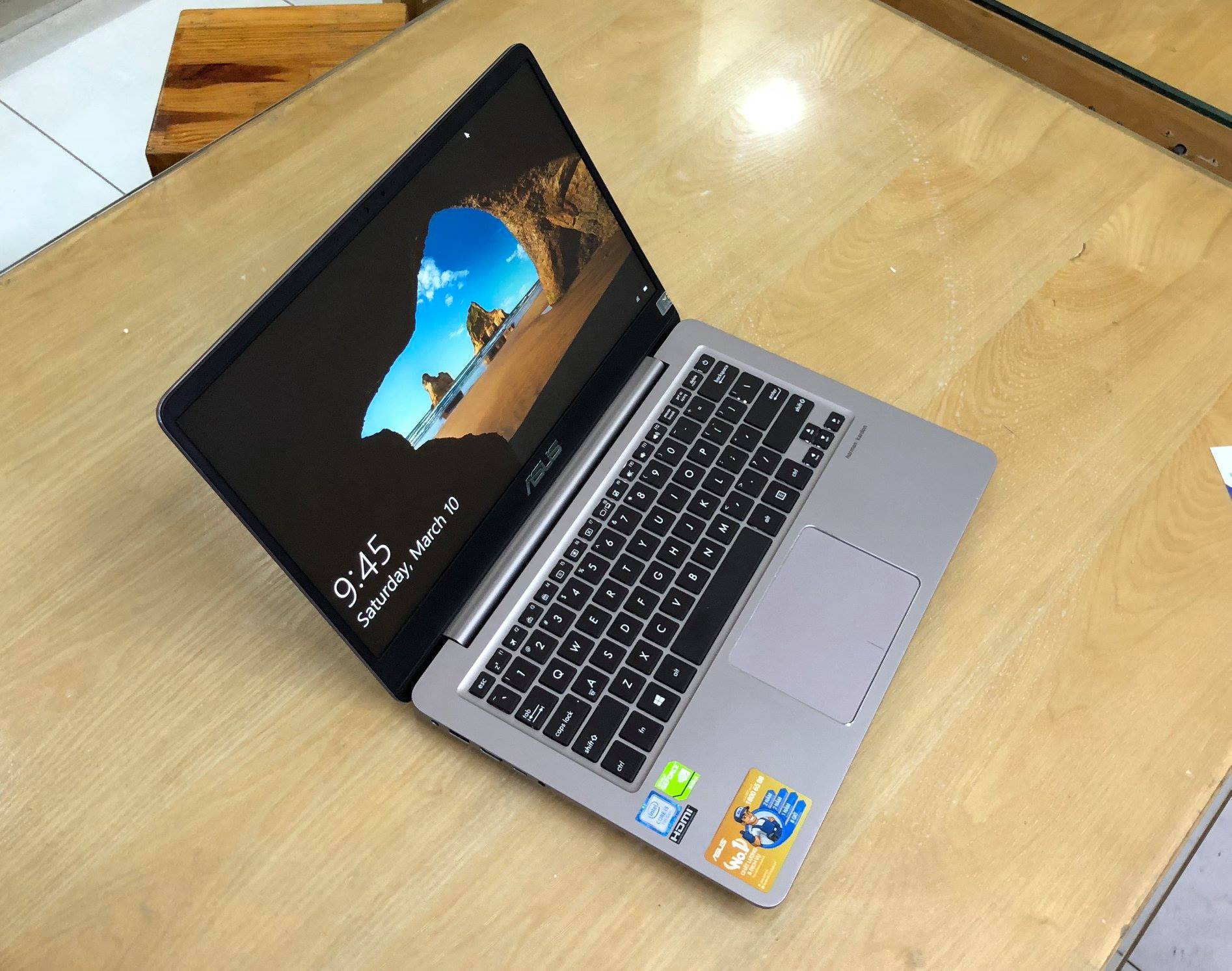 Laptop Asus UX410UQ-GV066.jpg